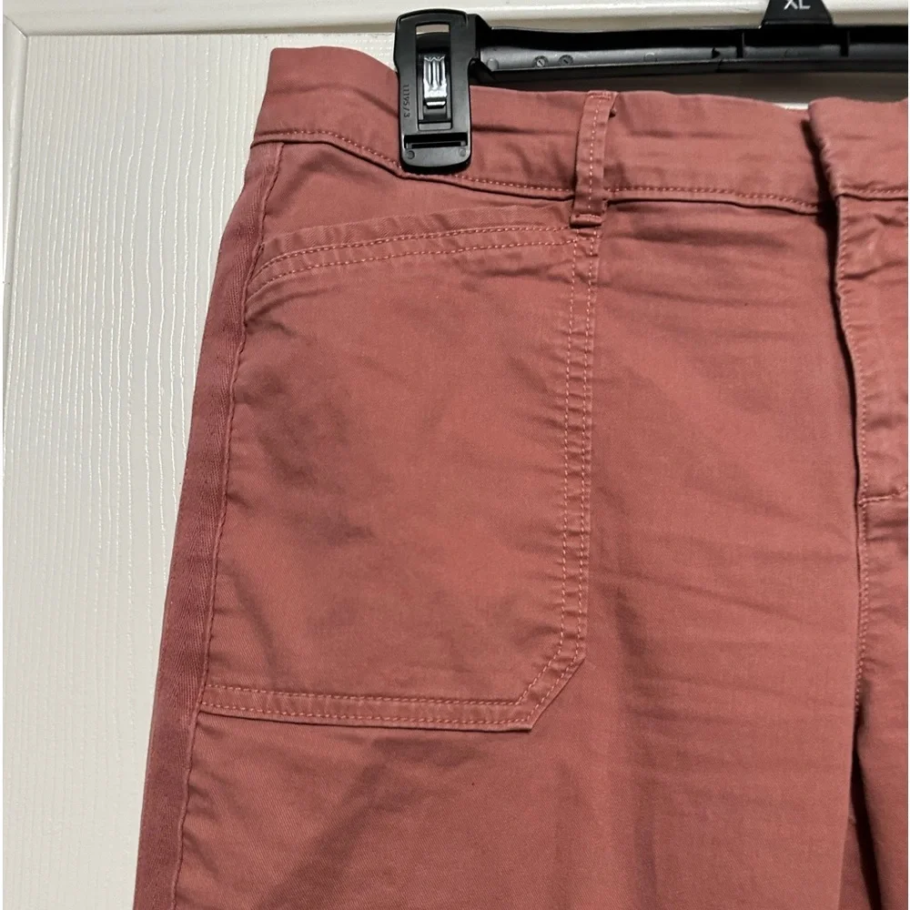 Old Navy Pixie Peach Ankle Length Pants - Picture 2 of 7